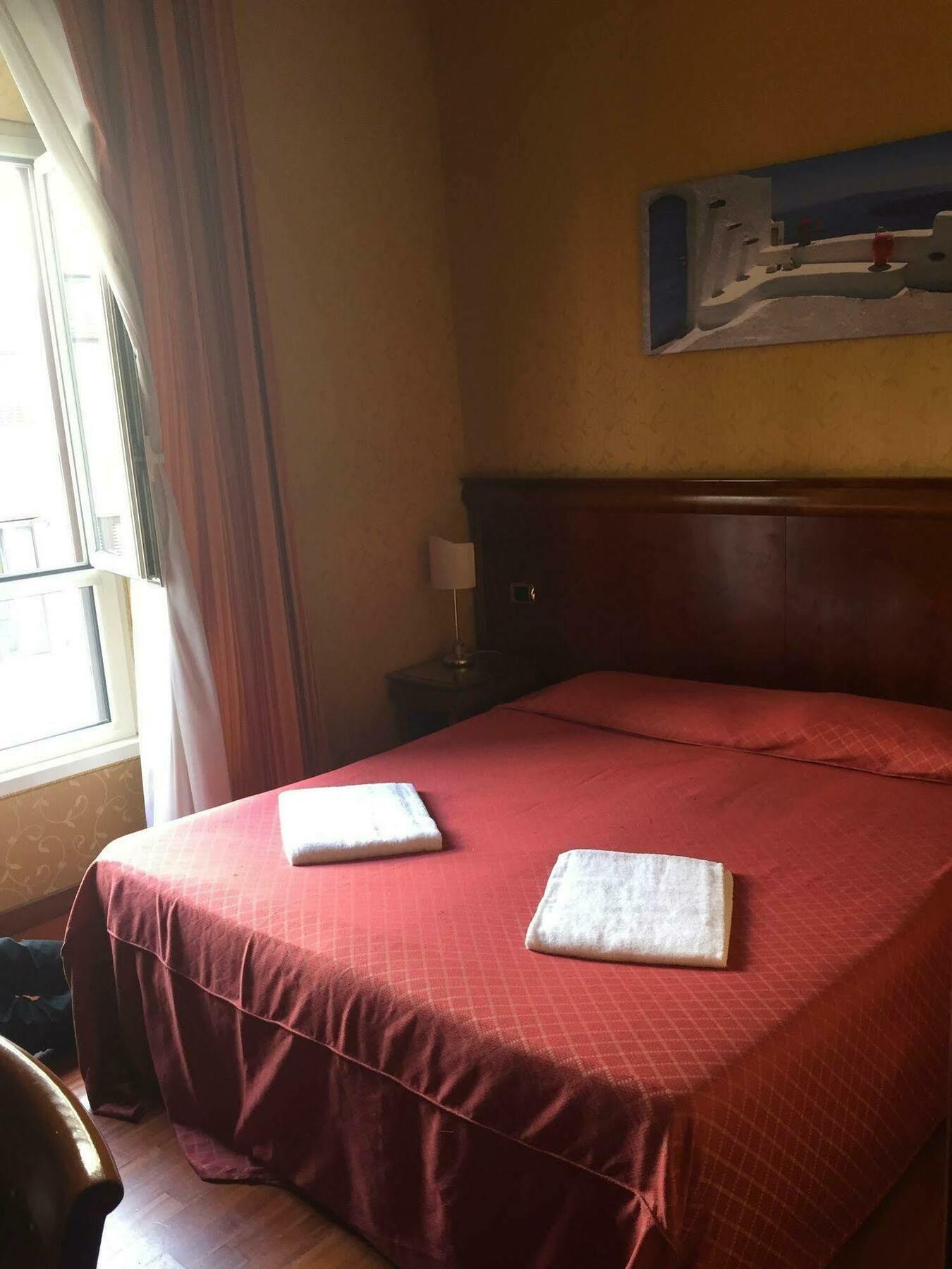 Hotel Rome Terminal House Esterno foto