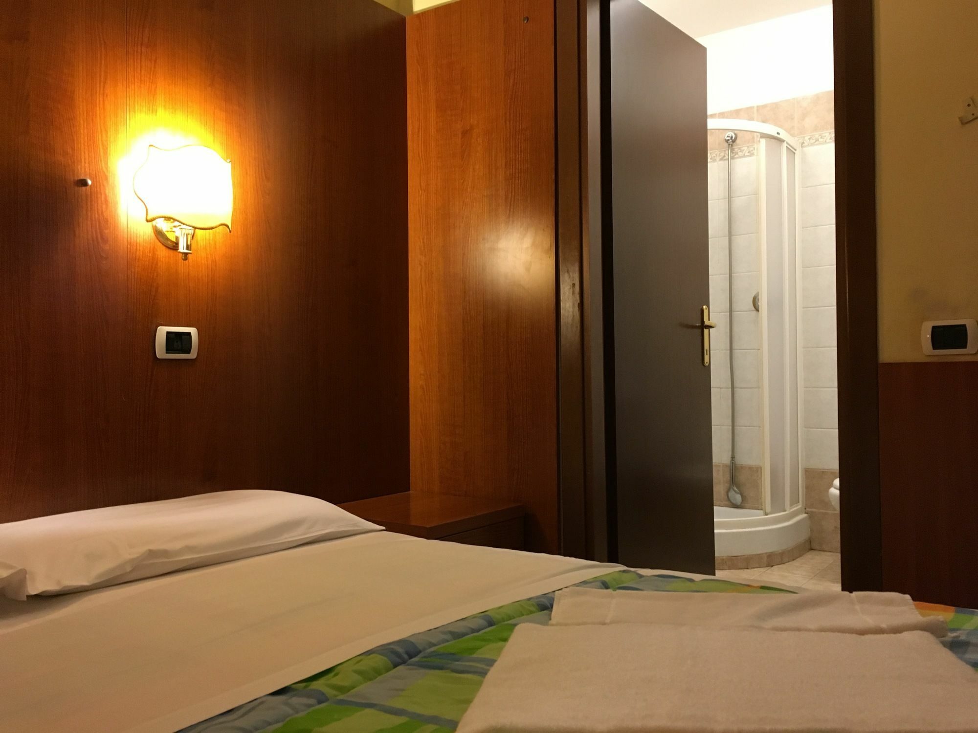 Hotel Rome Terminal House Esterno foto