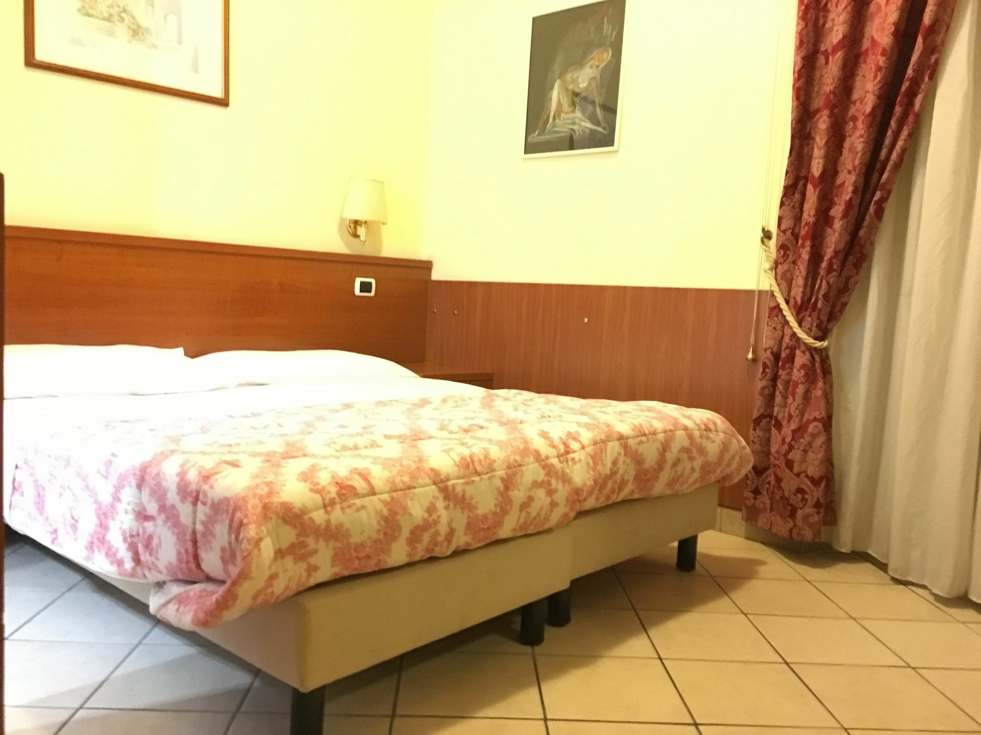 Hotel Rome Terminal House Esterno foto