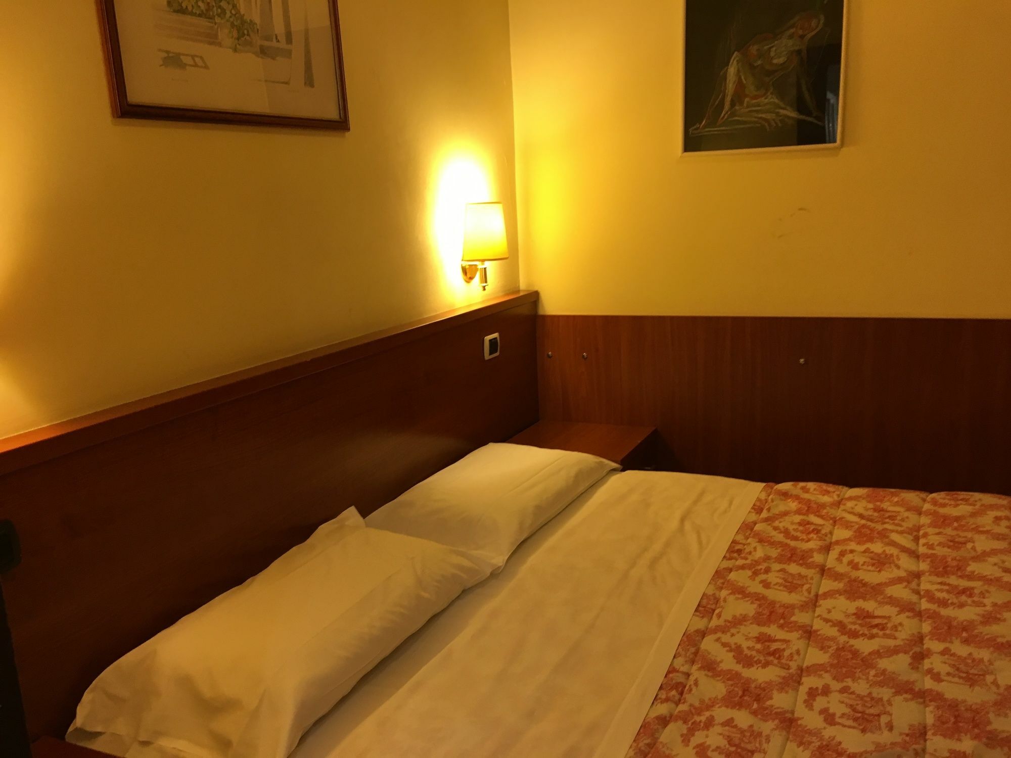 Hotel Rome Terminal House Esterno foto